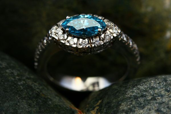 Découvrez la beauté envoûtante de la bague émeraude