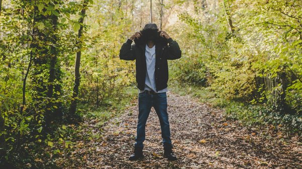 Comment choisir un manteau en laine pour un look d'hiver élégant?